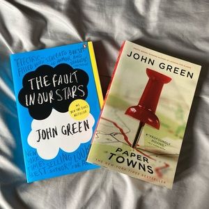 The fault in our stars and Paper towns book set